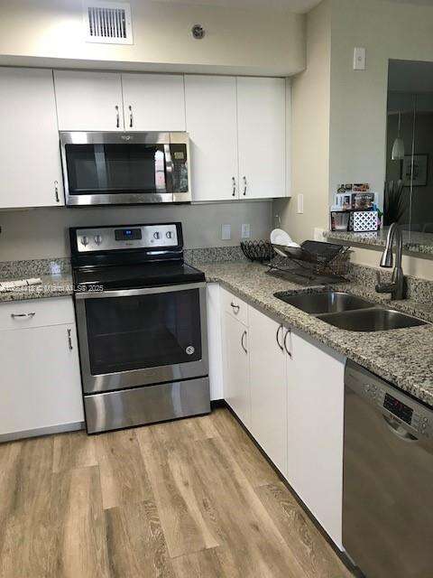 The Yacht Club At Aventura at 19701 Country Club Dr, Aventura, FL 33180 - For Rent photo 19