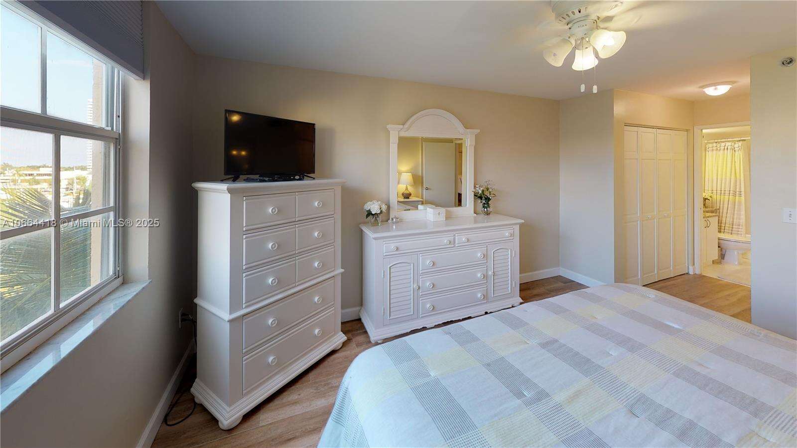 The Yacht Club At Aventura at 19701 Country Club Dr, Aventura, FL 33180 - For Rent photo 25