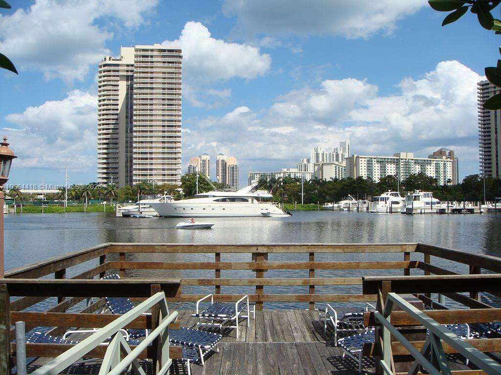 The Yacht Club At Aventura at 19701 Country Club Dr, Aventura, FL 33180 - For Rent photo 37