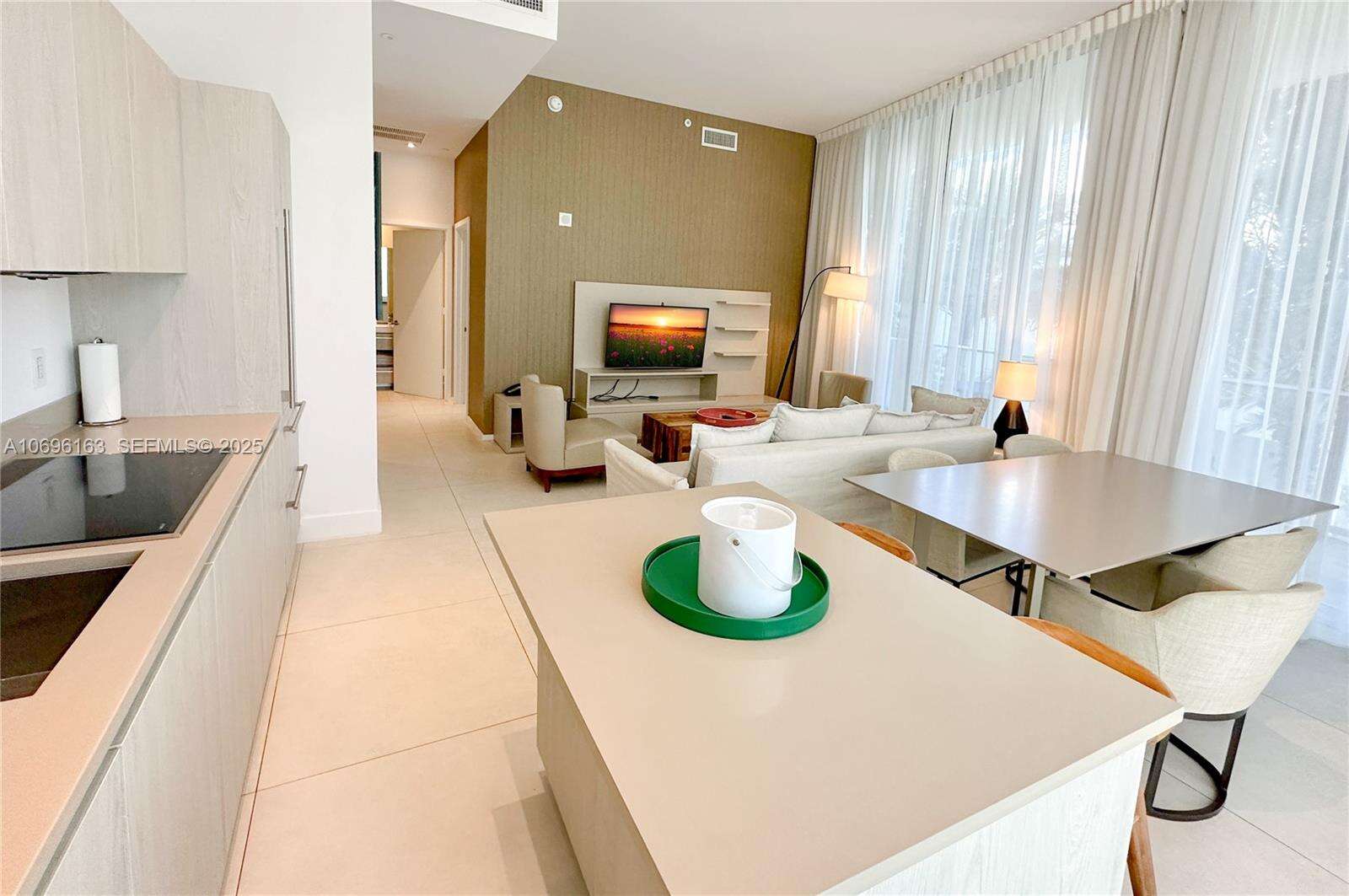 Hyde Resort at 4111 Ocean Dr, Hollywood, FL 33019 - For Rent photo 8