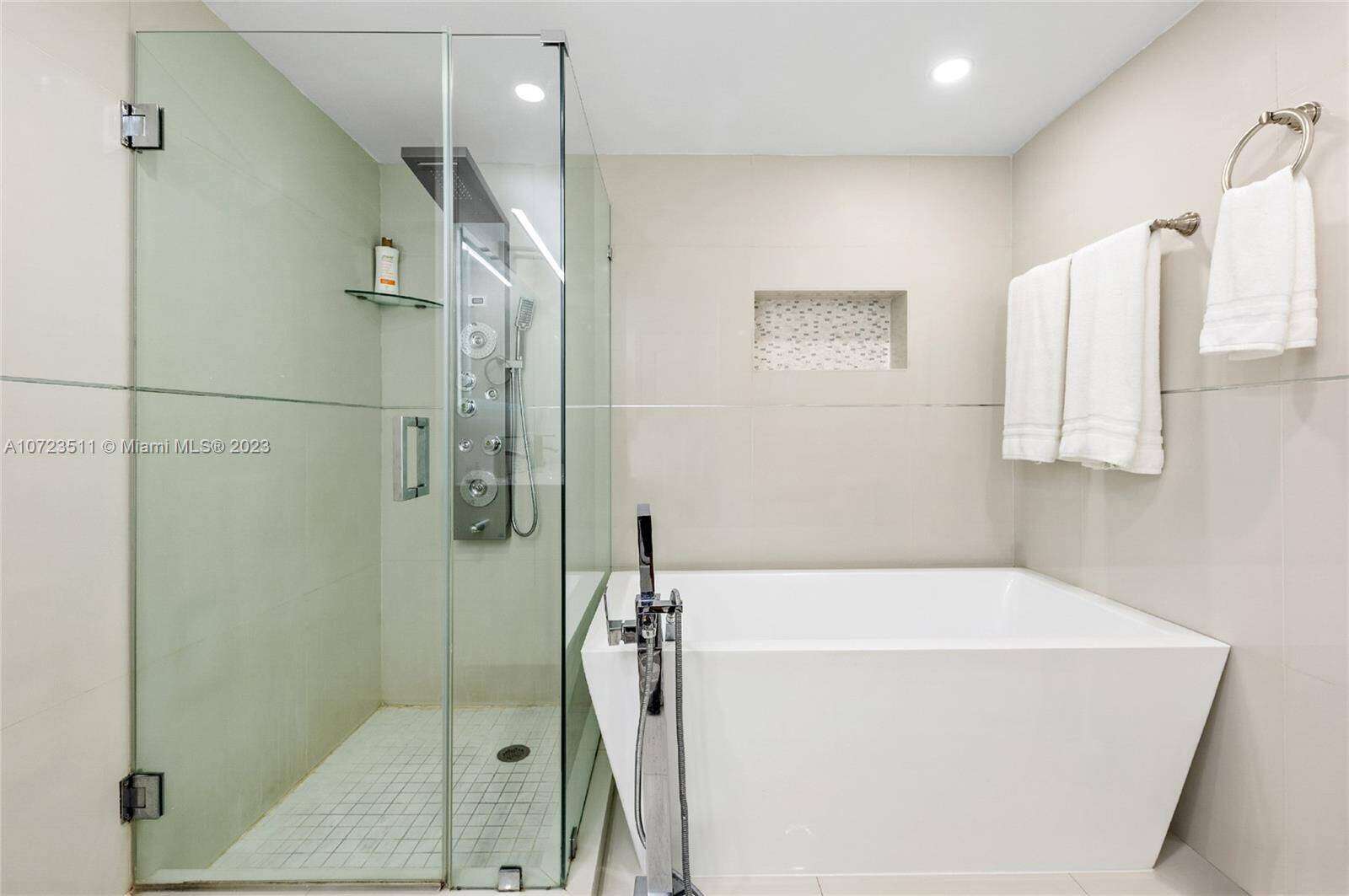 Sian Ocean Residences at 4001 Ocean Dr, Hollywood, FL 33019 - For Rent photo 22