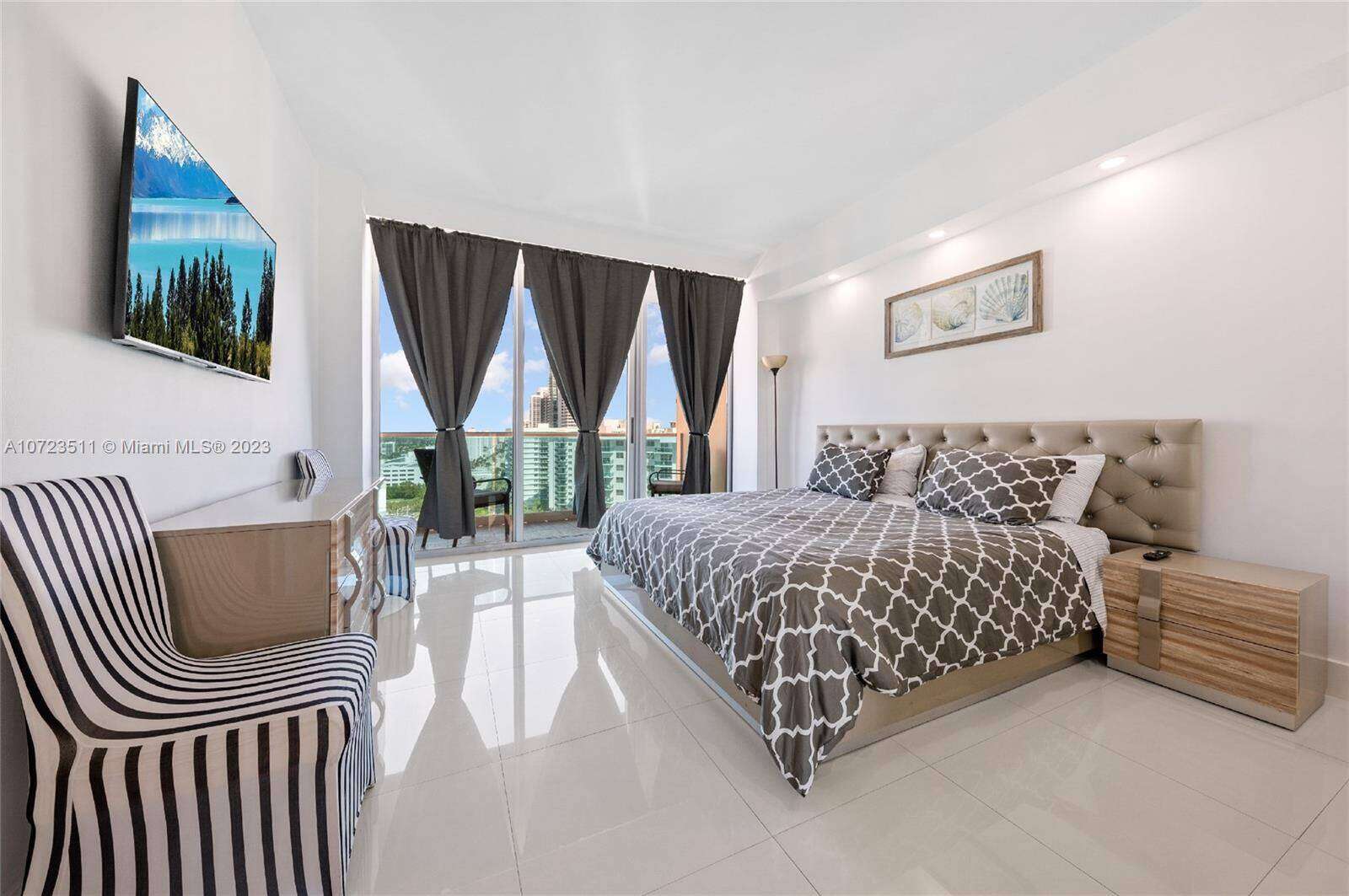 Sian Ocean Residences at 4001 Ocean Dr, Hollywood, FL 33019 - For Rent photo 24