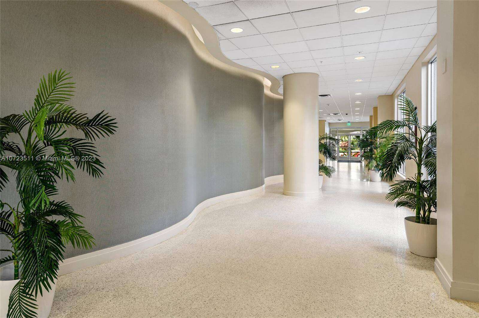 Sian Ocean Residences at 4001 Ocean Dr, Hollywood, FL 33019 - For Rent photo 41