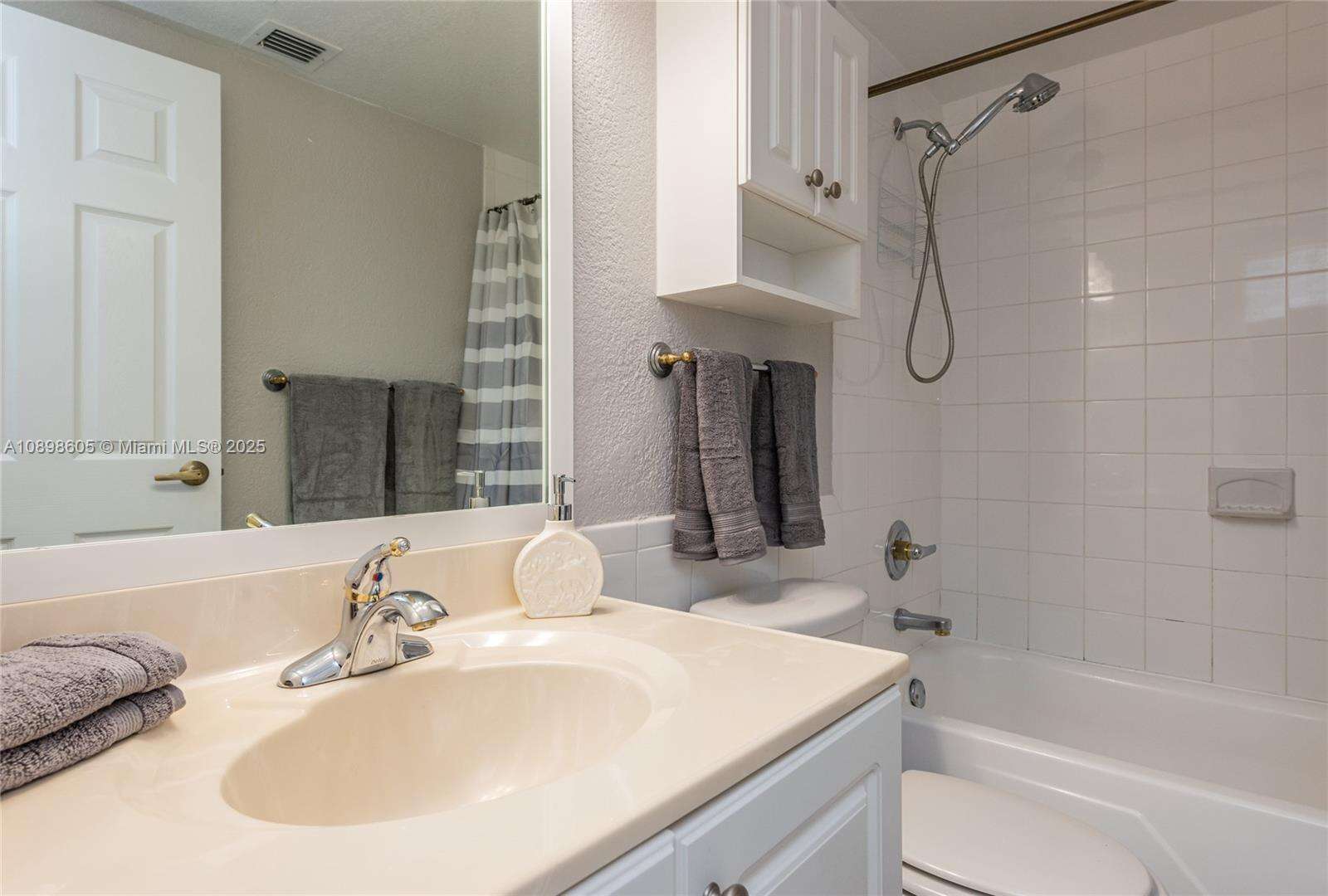 The Wave at 2501 Ocean Dr, Hollywood, FL 33019 - For Rent photo 94