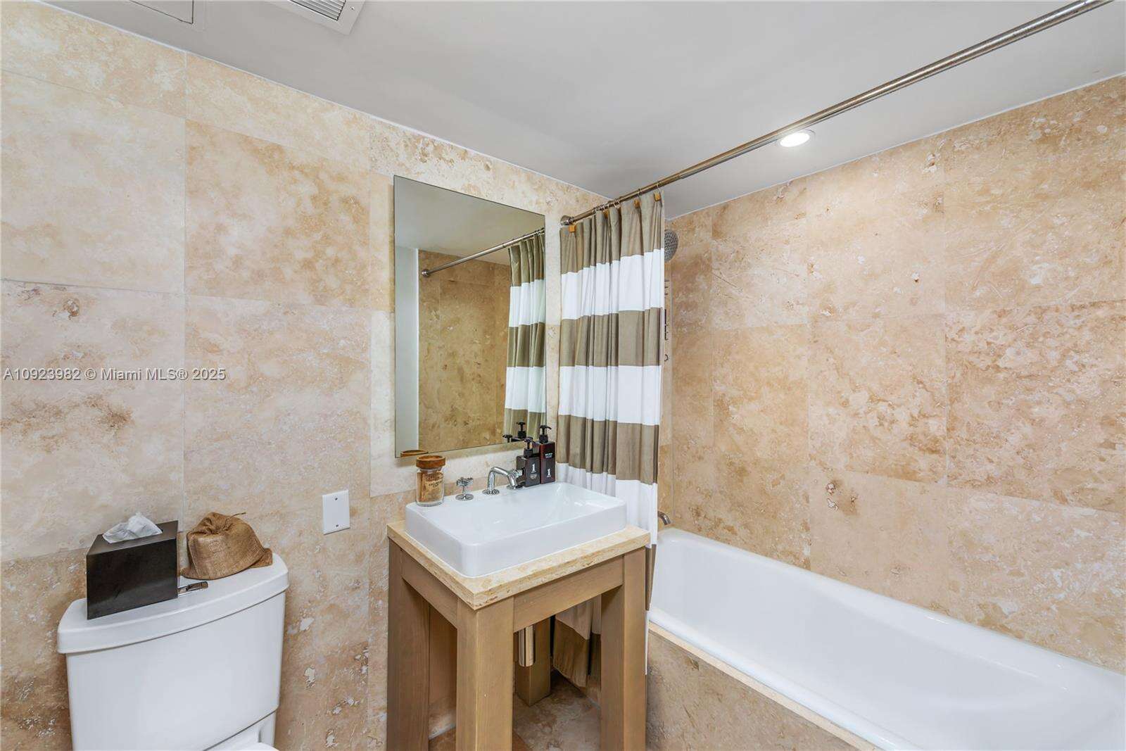 1 Hotel & Homes at 102 24 St, Miami Beach, FL 33139 - For Rent photo 11