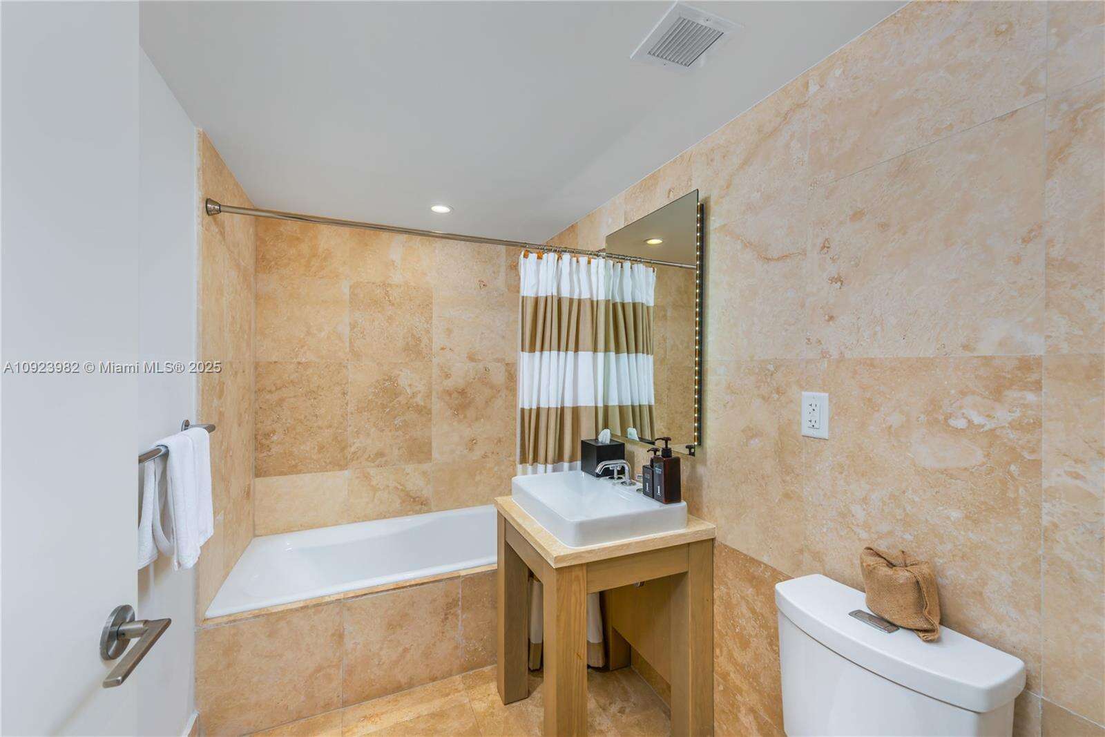 1 Hotel & Homes at 102 24 St, Miami Beach, FL 33139 - For Rent photo 15