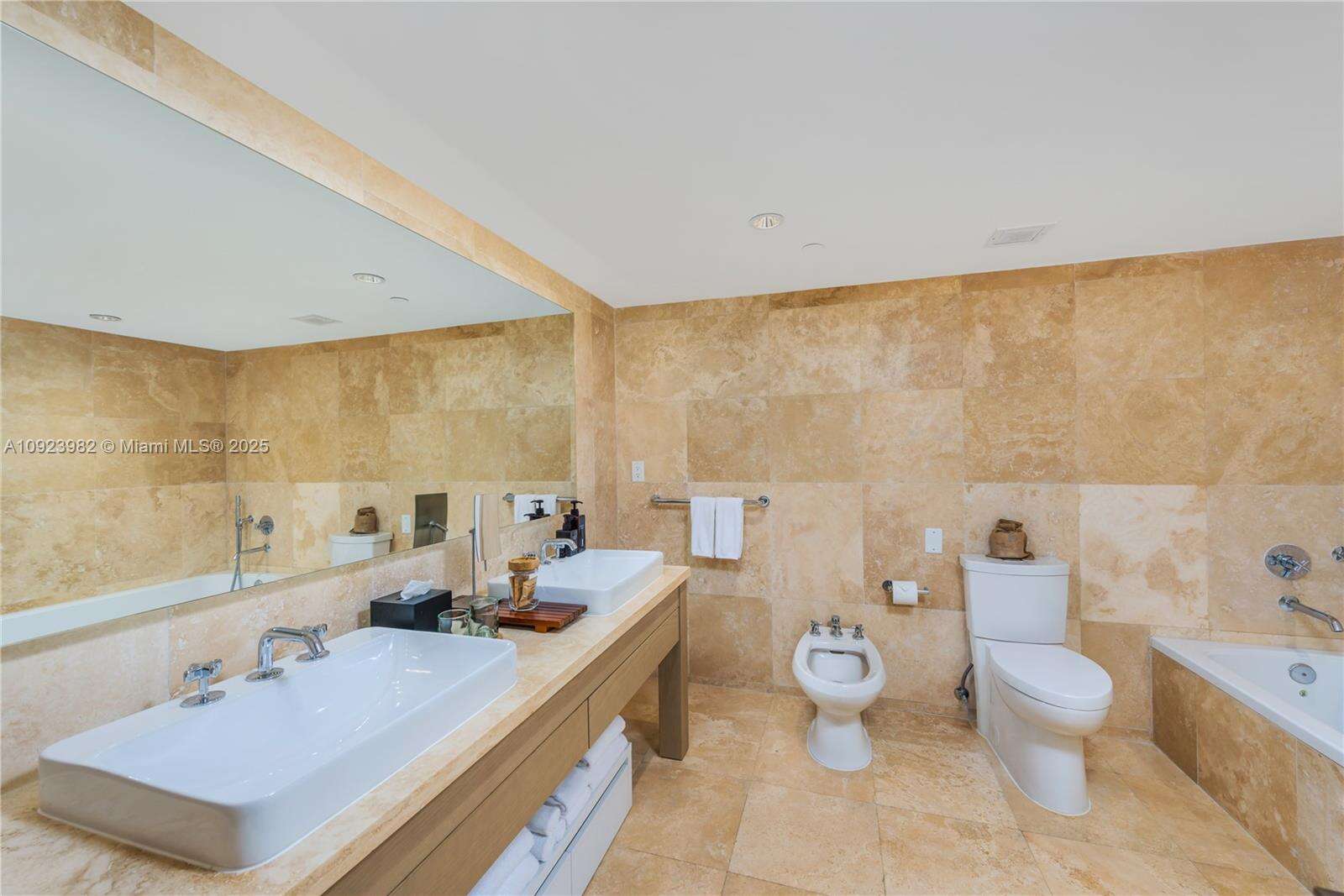 1 Hotel & Homes at 102 24 St, Miami Beach, FL 33139 - For Rent photo 9