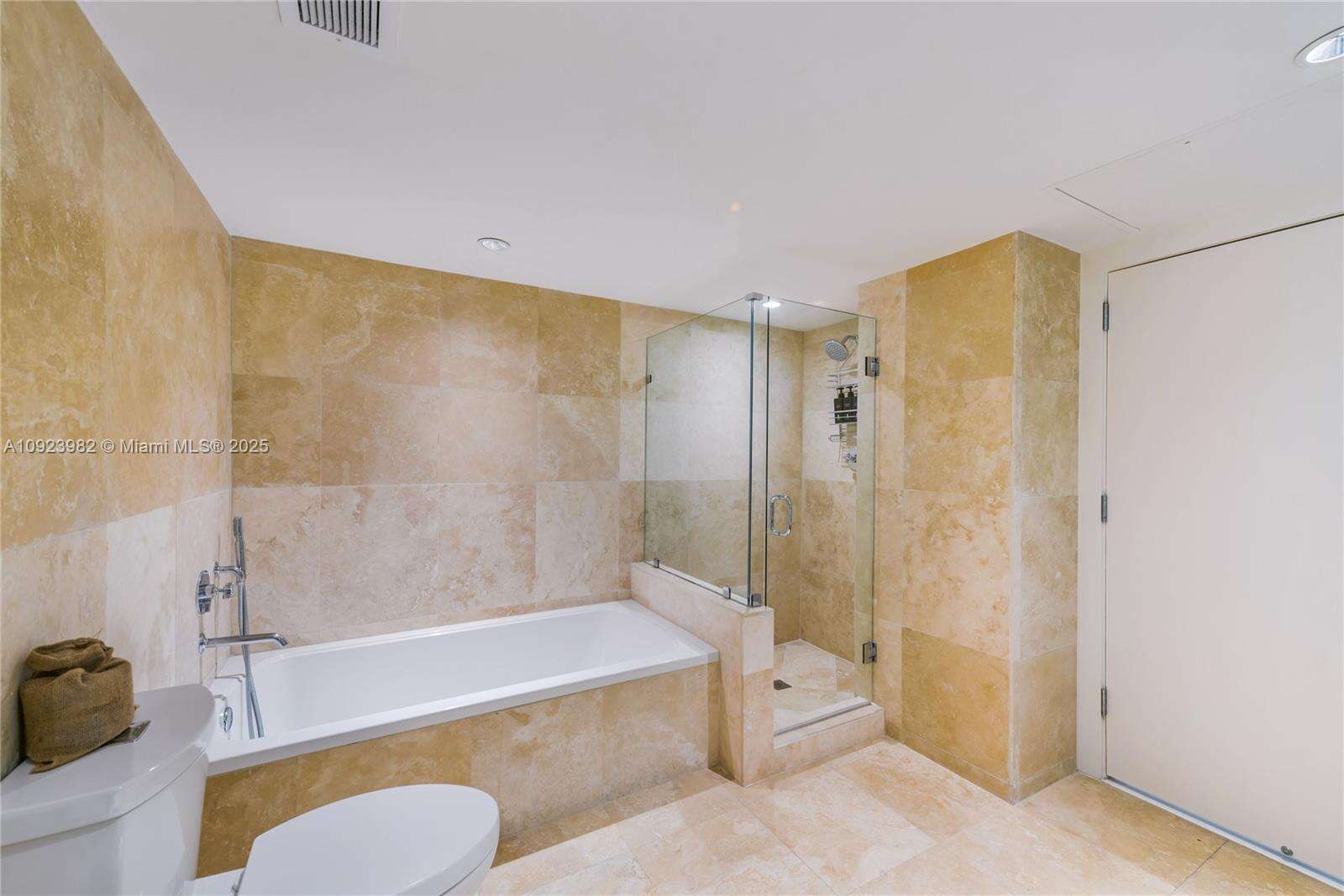 1 Hotel & Homes at 102 24 St, Miami Beach, FL 33139 - For Rent photo 10