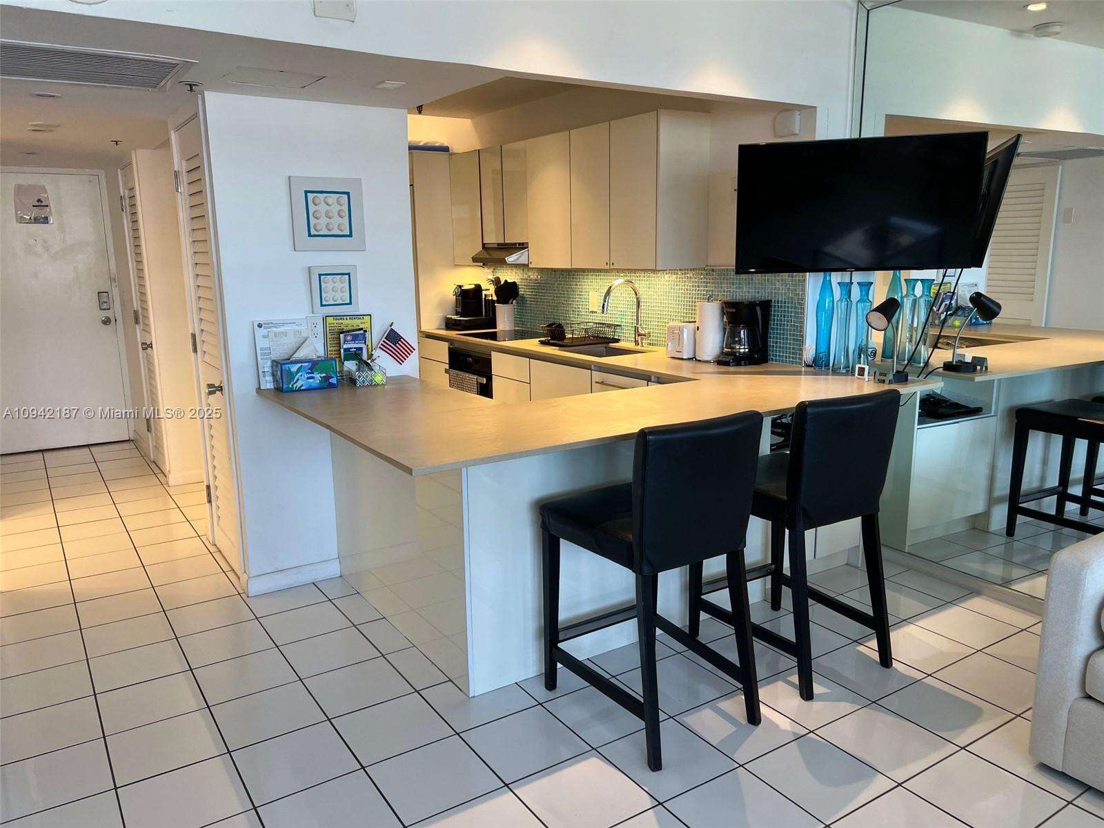 Decoplage at 100 Lincoln Rd, Miami Beach, FL 33139 - For Rent photo 16