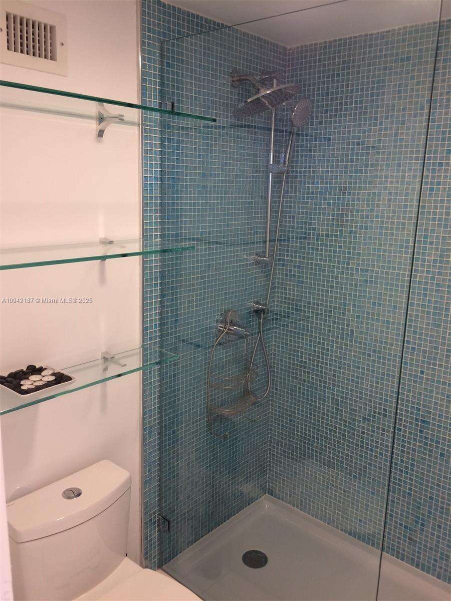 Decoplage at 100 Lincoln Rd, Miami Beach, FL 33139 - For Rent photo 22