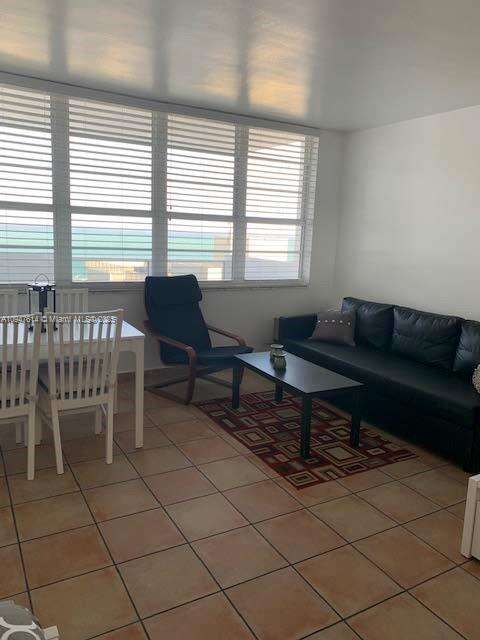 Decoplage at 100 Lincoln Rd, Miami Beach, FL 33139 - For Rent photo 1