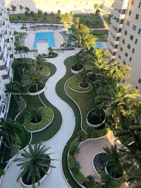 Decoplage at 100 Lincoln Rd, Miami Beach, FL 33139 - For Rent photo 11