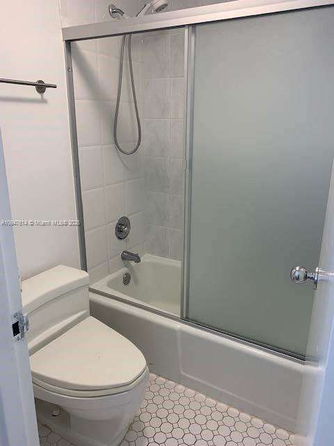 Decoplage at 100 Lincoln Rd, Miami Beach, FL 33139 - For Rent photo 8