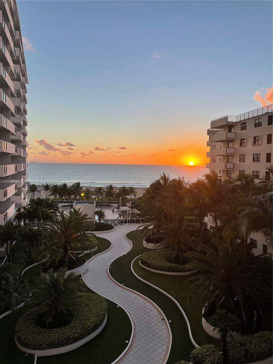 Decoplage at 100 Lincoln Rd, Miami Beach, FL 33139 - For Rent photo 1