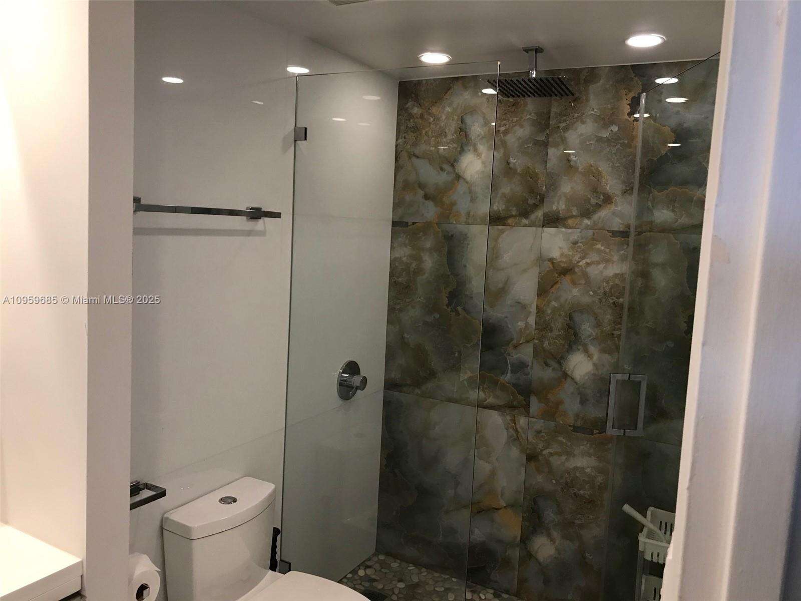 Decoplage at 100 Lincoln Rd, Miami Beach, FL 33139 - For Rent photo 15