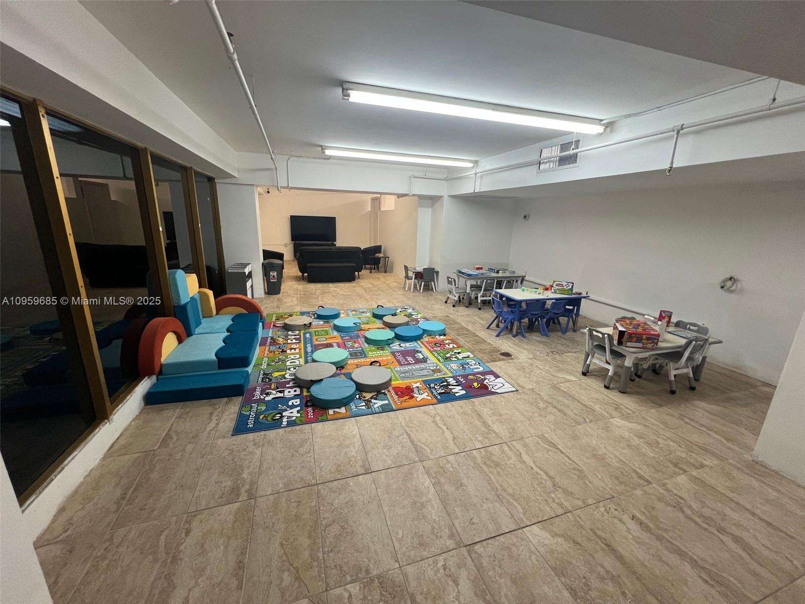 Decoplage at 100 Lincoln Rd, Miami Beach, FL 33139 - For Rent photo 43