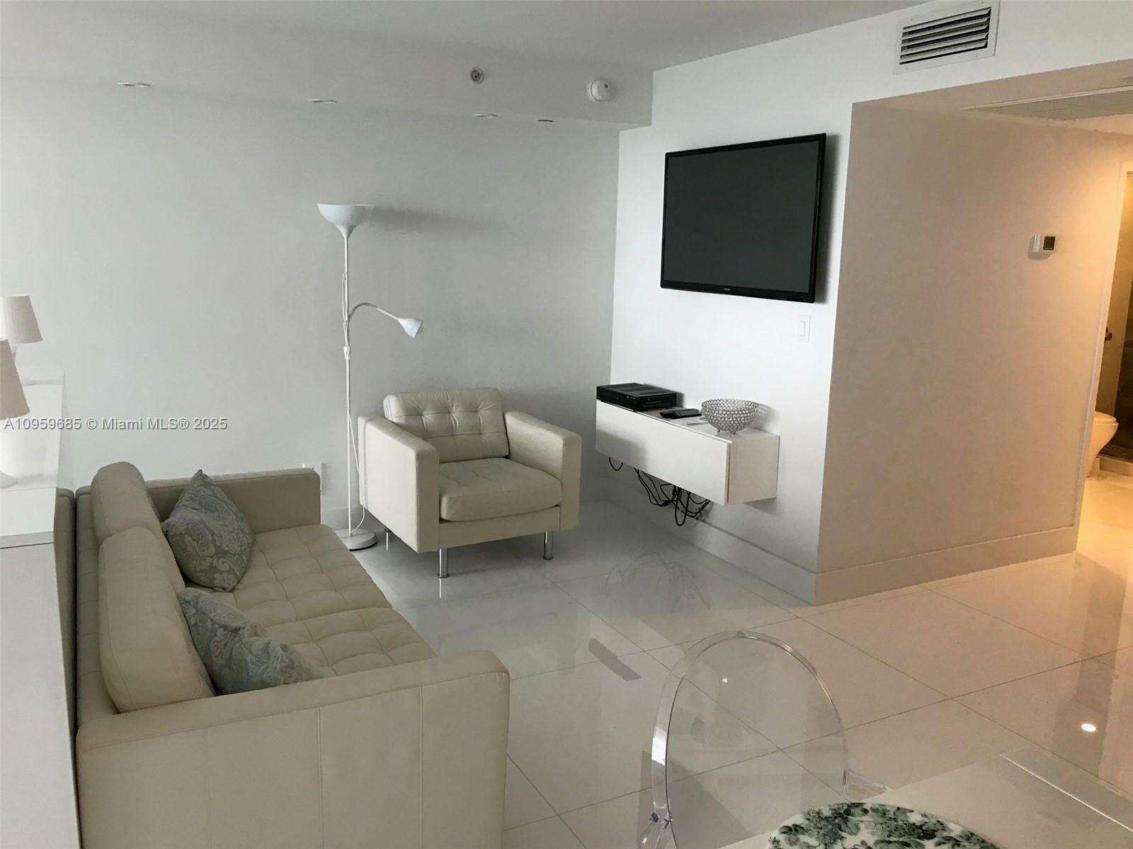 Decoplage at 100 Lincoln Rd, Miami Beach, FL 33139 - For Rent photo 6