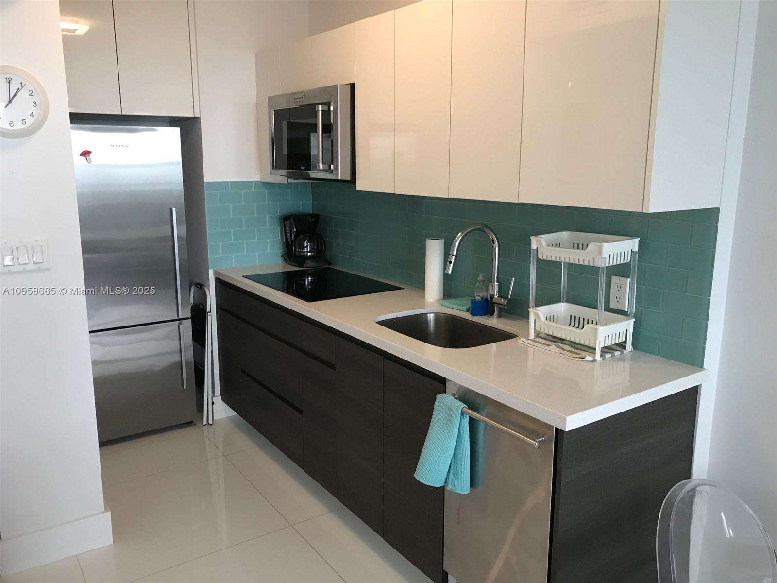 Decoplage at 100 Lincoln Rd, Miami Beach, FL 33139 - For Rent photo 8