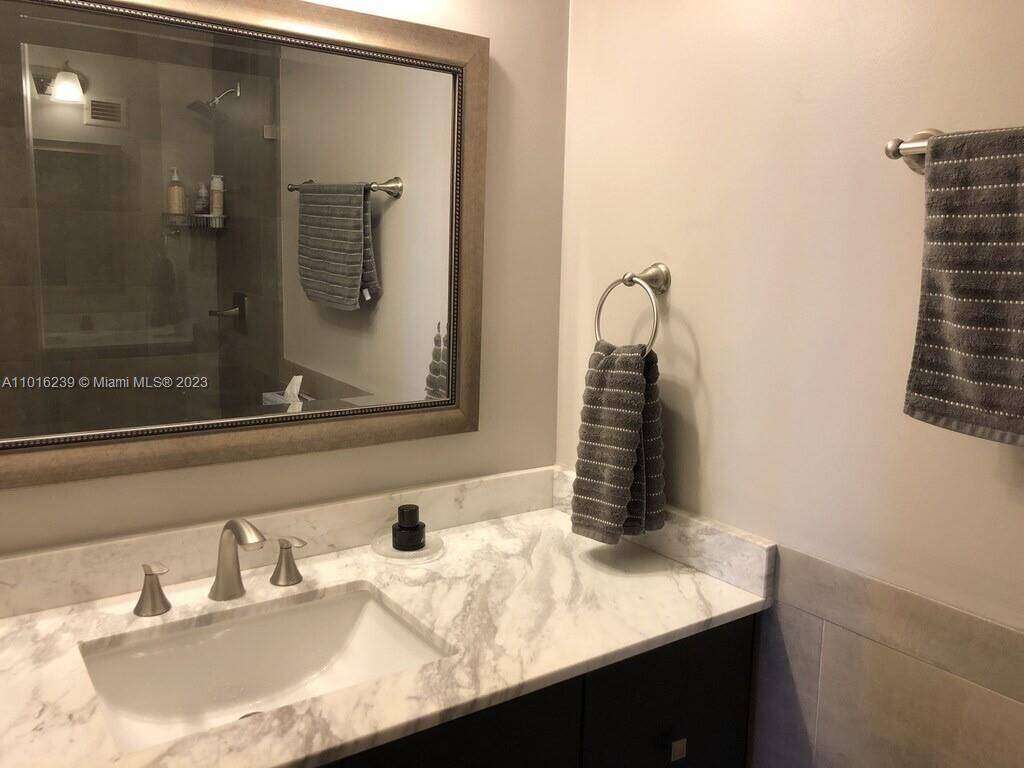 Alexander Towers at 3505 Ocean Dr, Hollywood, FL 33019 - For Rent photo 5