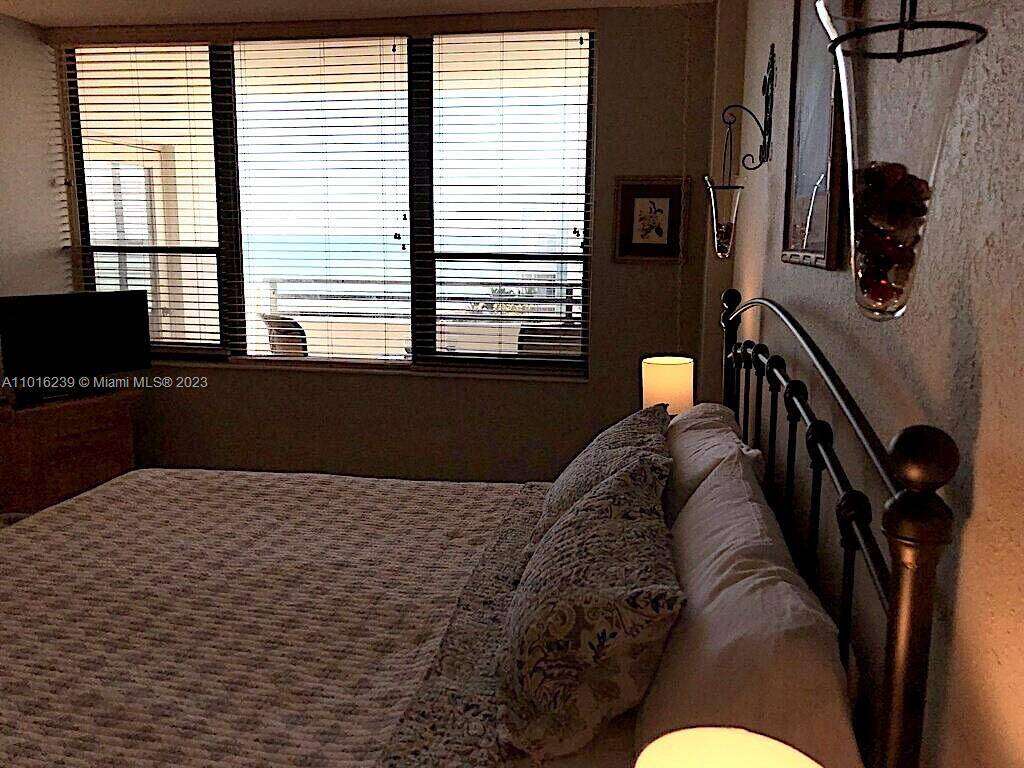 Alexander Towers at 3505 Ocean Dr, Hollywood, FL 33019 - For Rent photo 7