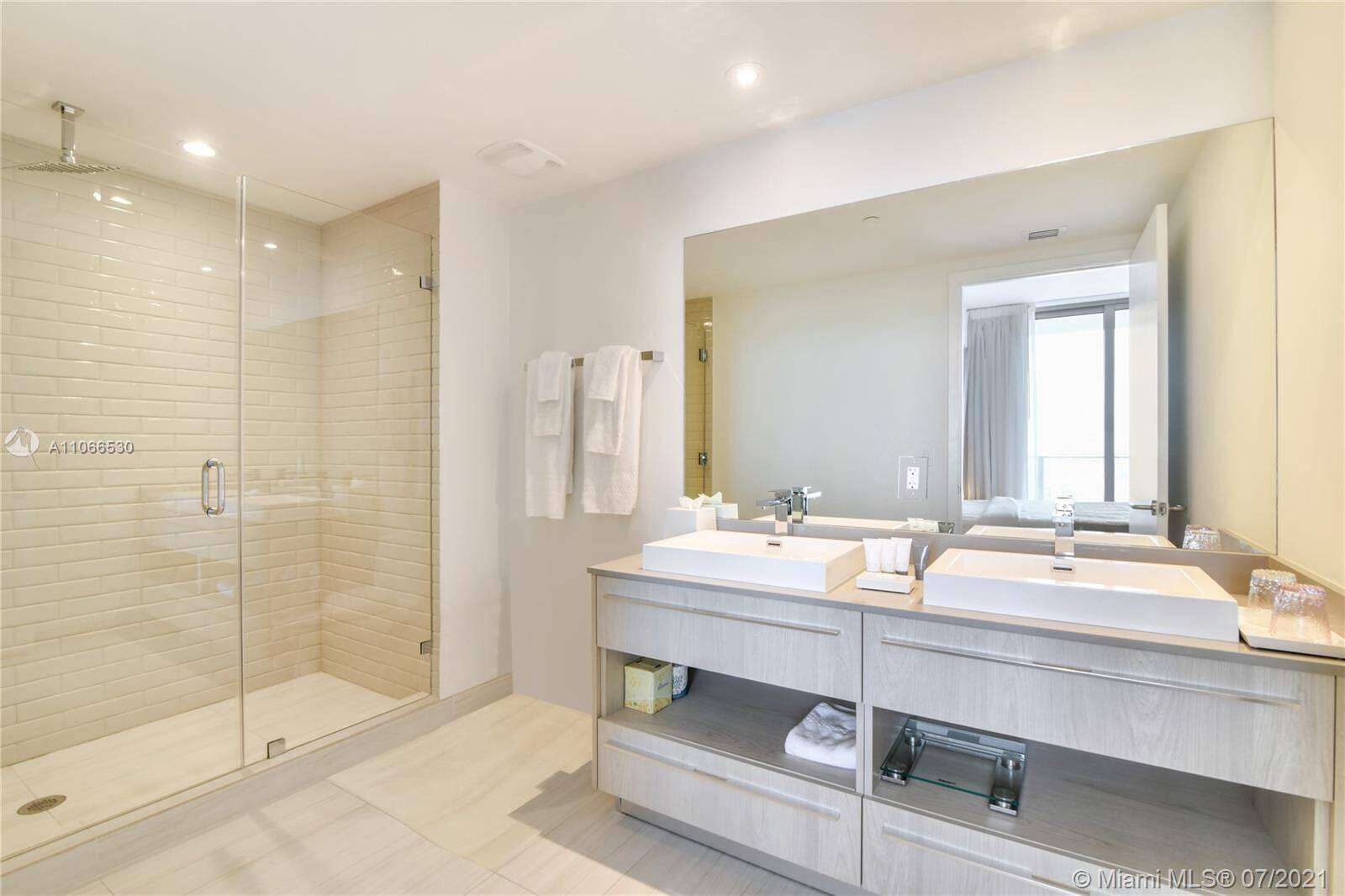 Hyde Beach House at 4010 Ocean Dr, Hollywood, FL 33019 - For Rent photo 11