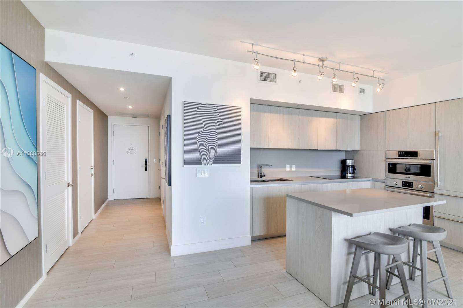 Hyde Beach House at 4010 Ocean Dr, Hollywood, FL 33019 - For Rent photo 3