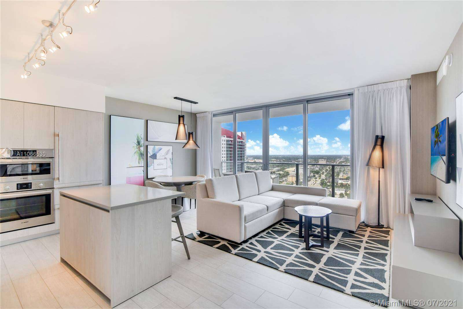 Hyde Beach House at 4010 Ocean Dr, Hollywood, FL 33019 - For Rent photo 5