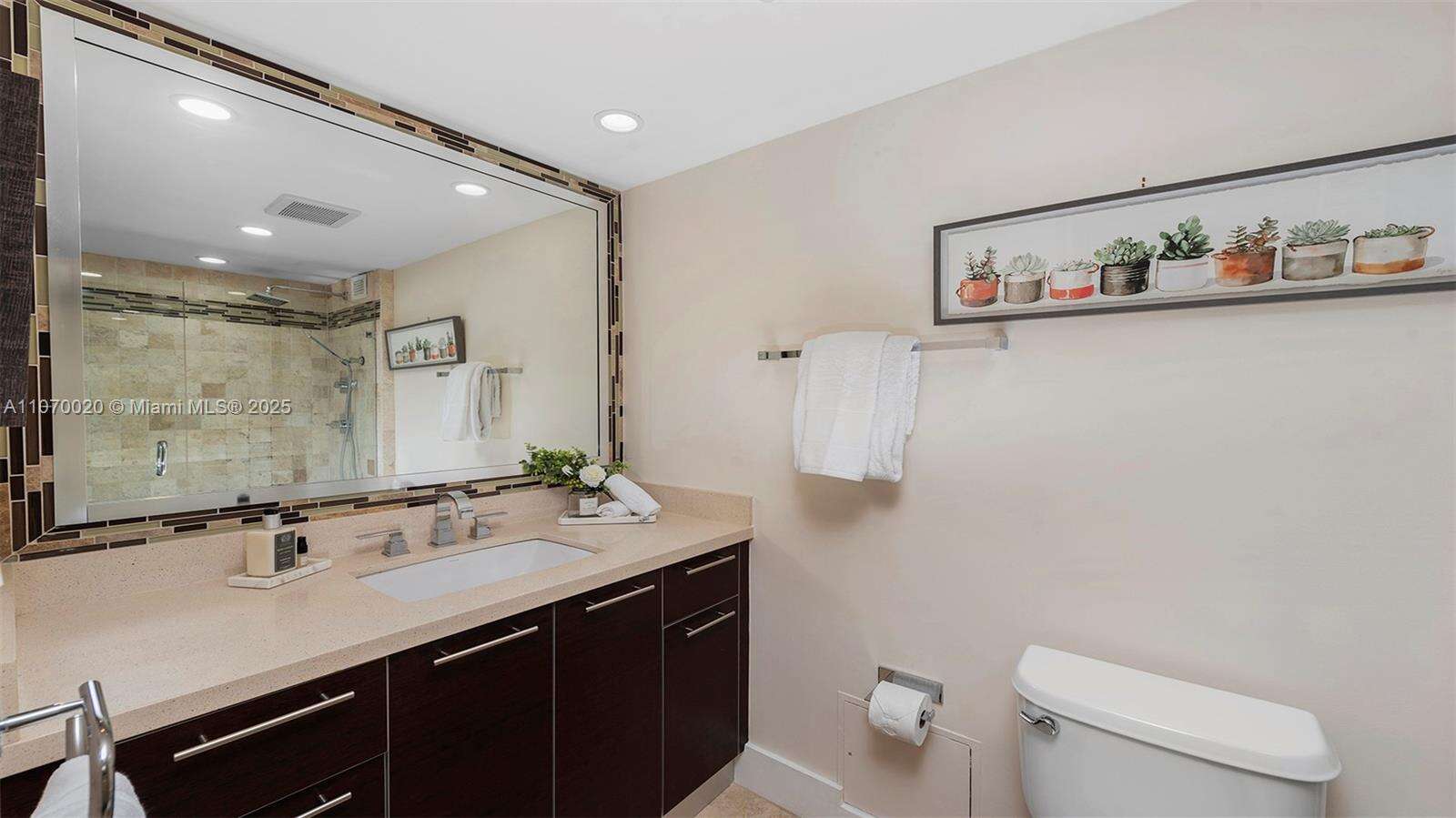Roney Palace at 2301 Collins Ave, Miami Beach, FL 33139 - For Rent photo 11