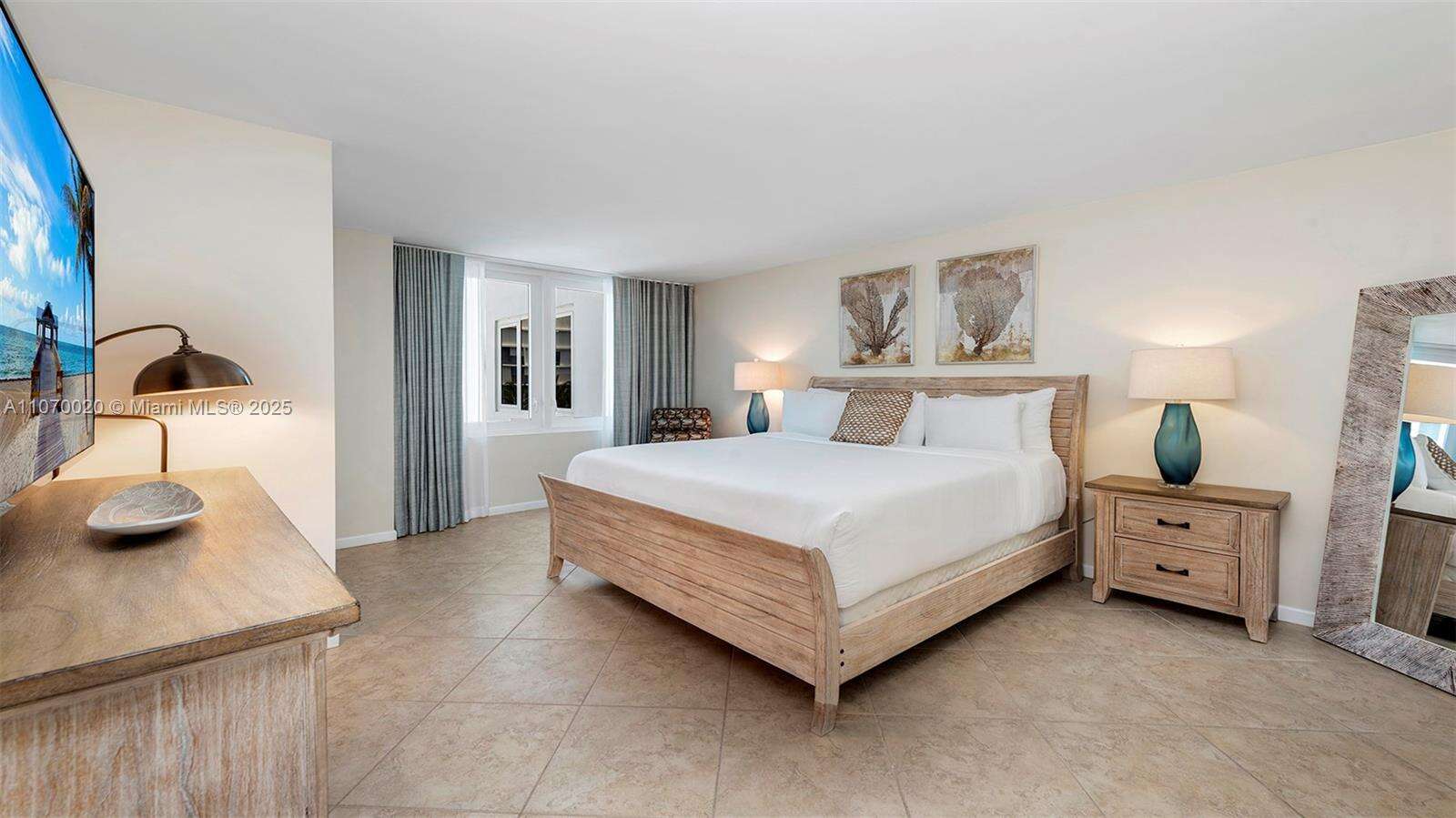 Roney Palace at 2301 Collins Ave, Miami Beach, FL 33139 - For Rent photo 13