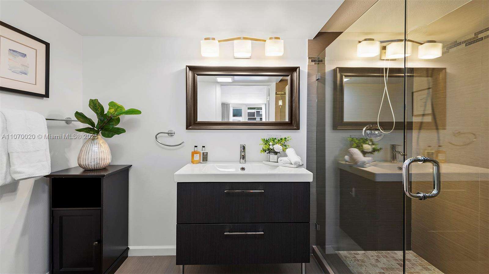 Roney Palace at 2301 Collins Ave, Miami Beach, FL 33139 - For Rent photo 16