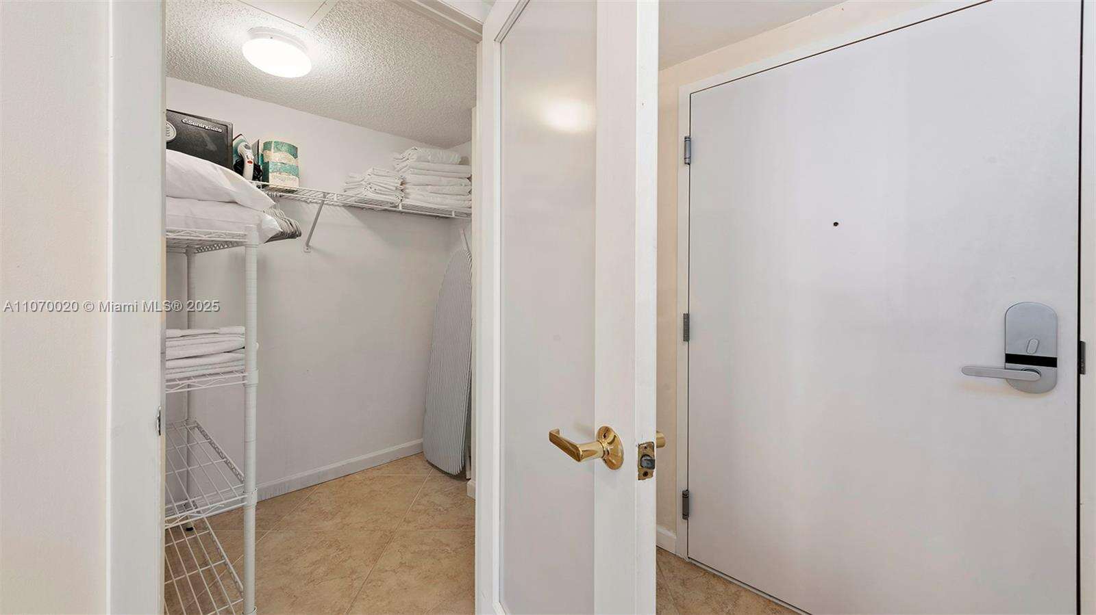 Roney Palace at 2301 Collins Ave, Miami Beach, FL 33139 - For Rent photo 19
