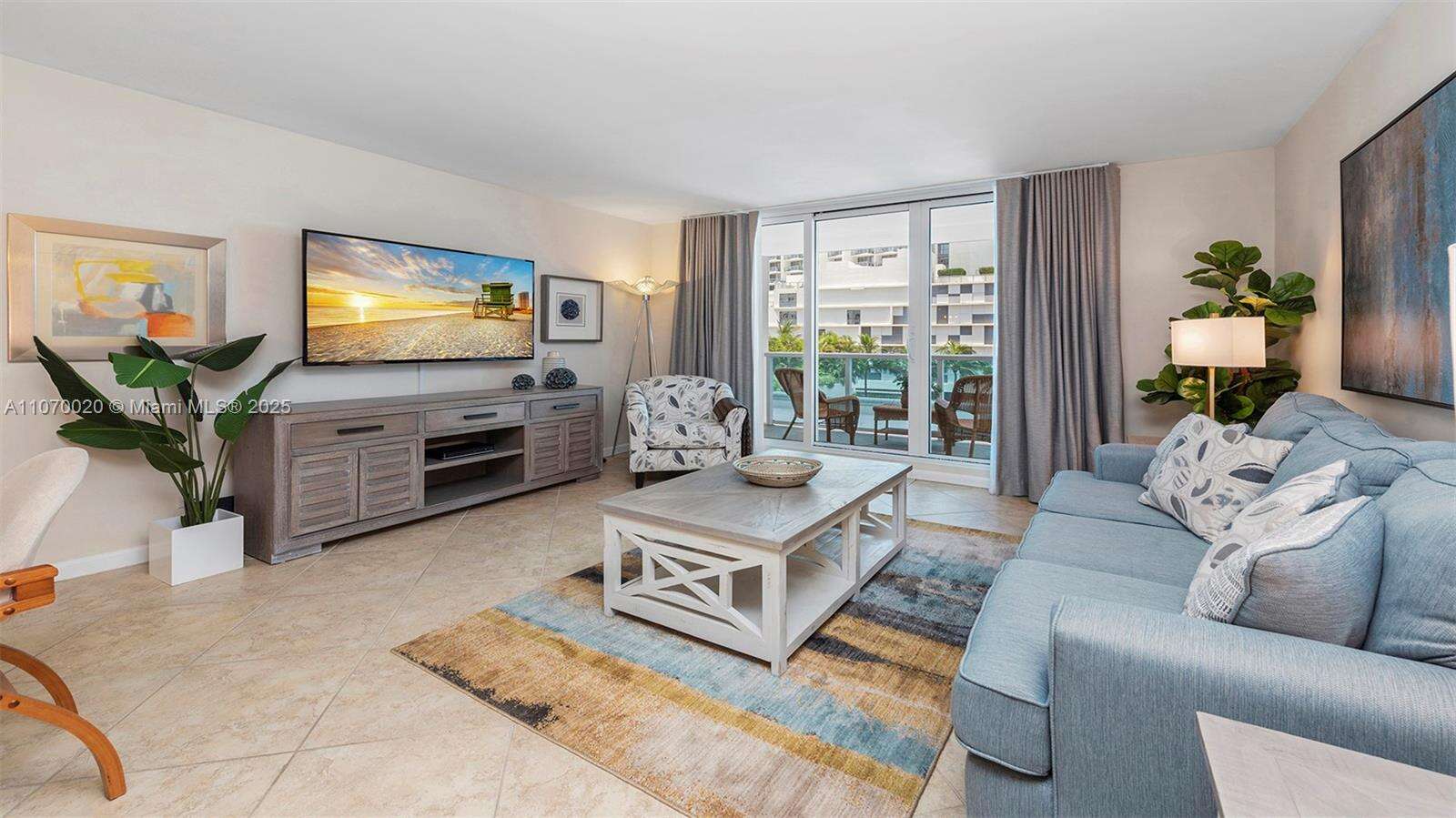 Roney Palace at 2301 Collins Ave, Miami Beach, FL 33139 - For Rent photo 6