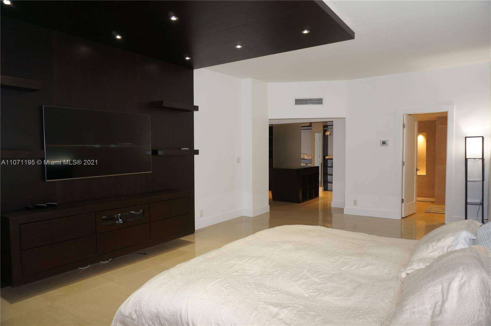 Sian Ocean Residences at 4001 Ocean Dr, Hollywood, FL 33019 - For Rent photo 19