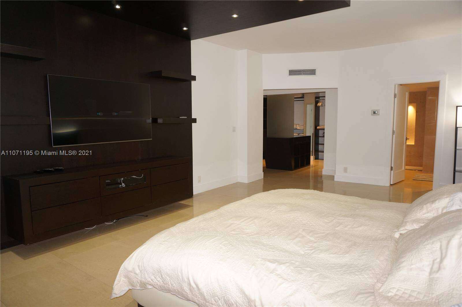 Sian Ocean Residences at 4001 Ocean Dr, Hollywood, FL 33019 - For Rent photo 20