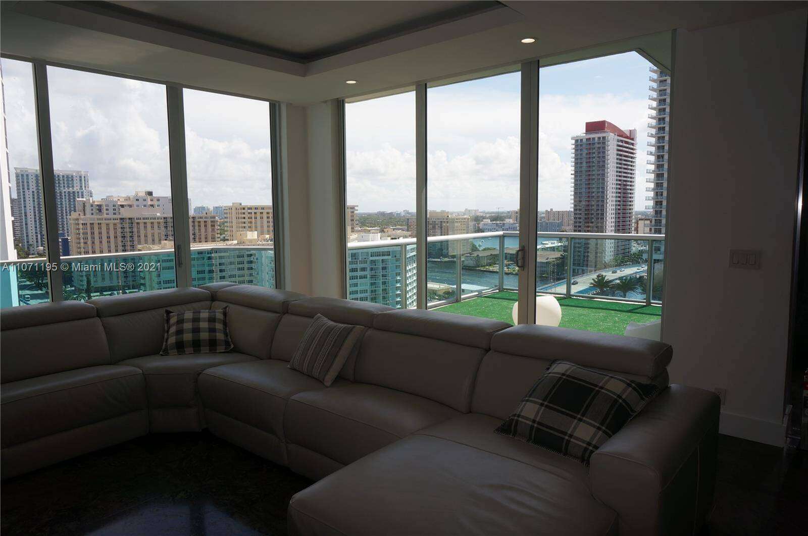 Sian Ocean Residences at 4001 Ocean Dr, Hollywood, FL 33019 - For Rent photo 10