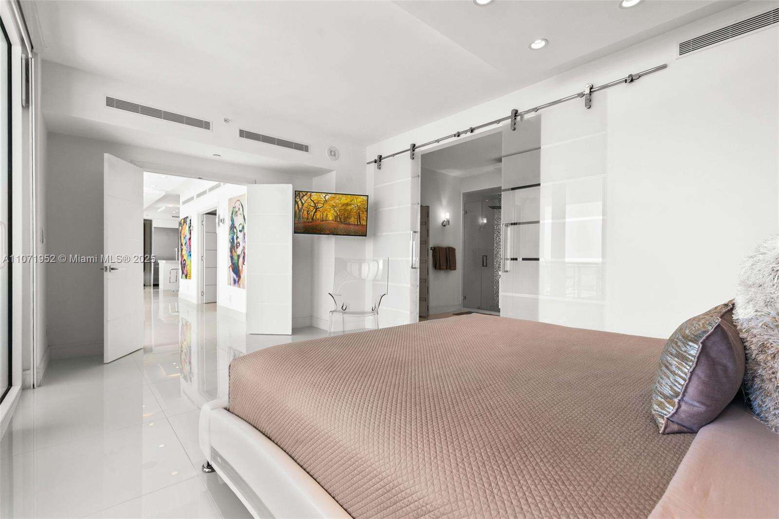 Decoplage at 100 Lincoln Rd, Miami Beach, FL 33139 - For Rent photo 19