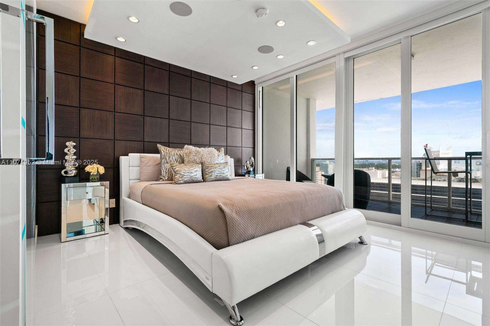Decoplage at 100 Lincoln Rd, Miami Beach, FL 33139 - For Rent photo 3