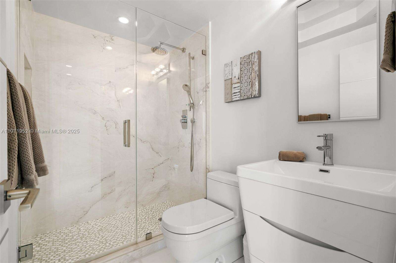 Decoplage at 100 Lincoln Rd, Miami Beach, FL 33139 - For Rent photo 21