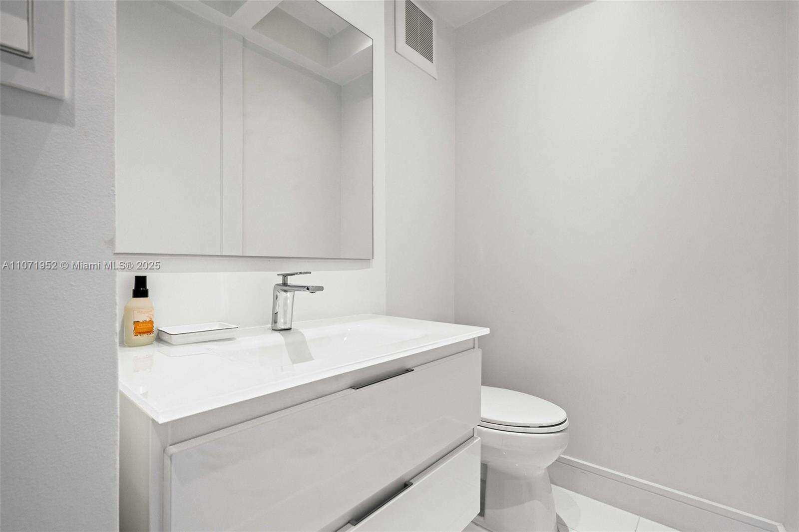 Decoplage at 100 Lincoln Rd, Miami Beach, FL 33139 - For Rent photo 23