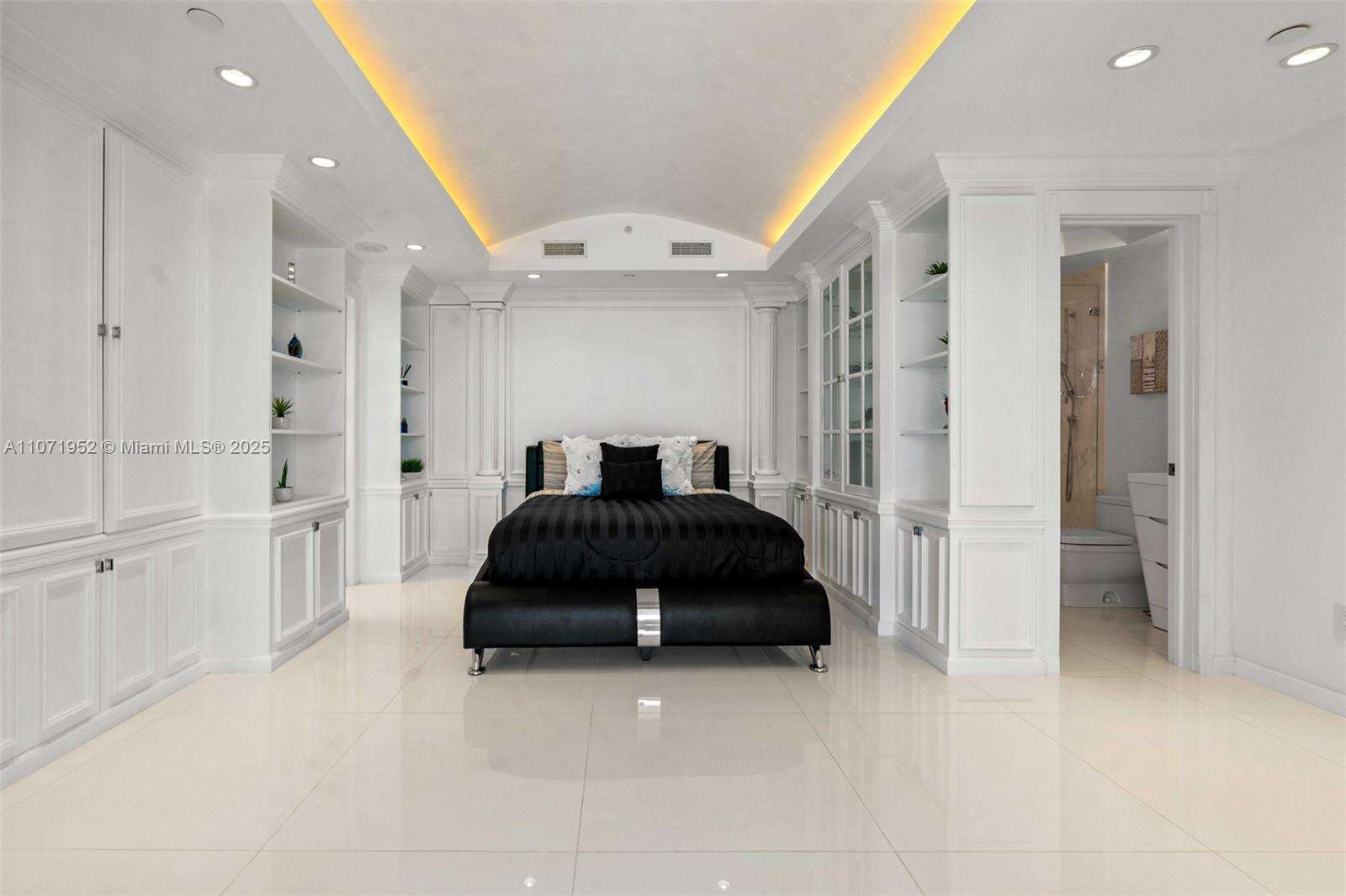 Decoplage at 100 Lincoln Rd, Miami Beach, FL 33139 - For Rent photo 6