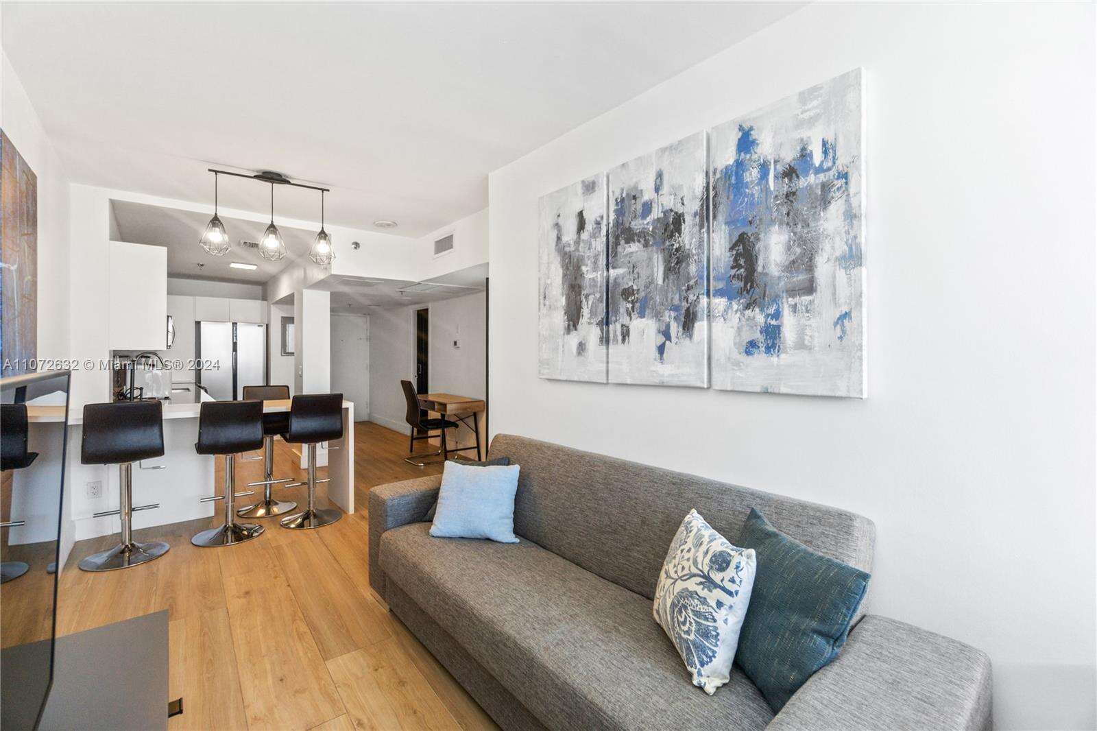 Decoplage at 100 Lincoln Rd, Miami Beach, FL 33139 - For Rent photo 2