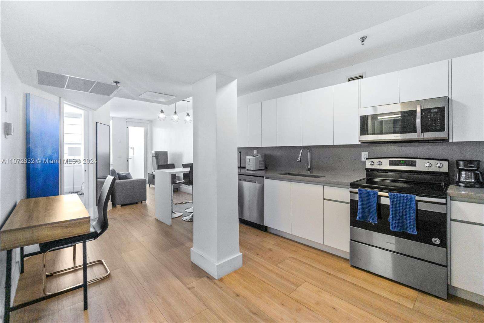 Decoplage at 100 Lincoln Rd, Miami Beach, FL 33139 - For Rent photo 4