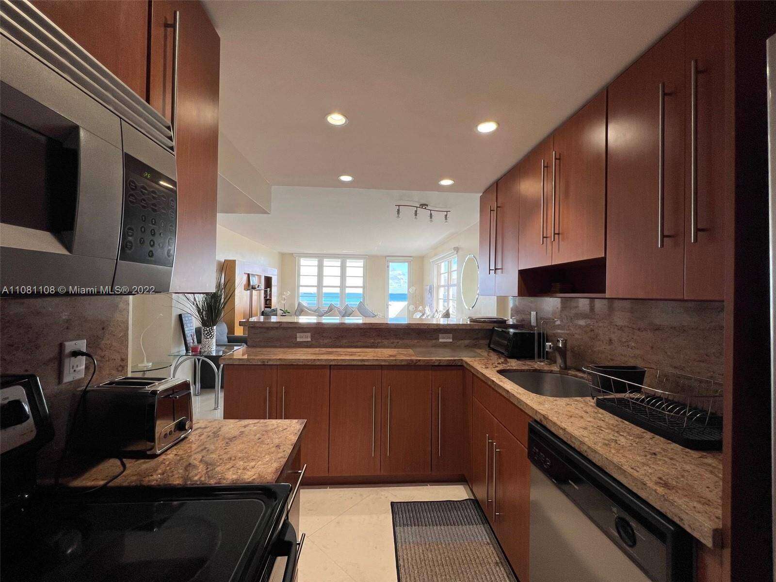 Decoplage at 100 Lincoln Rd, Miami Beach, FL 33139 - For Rent photo 9