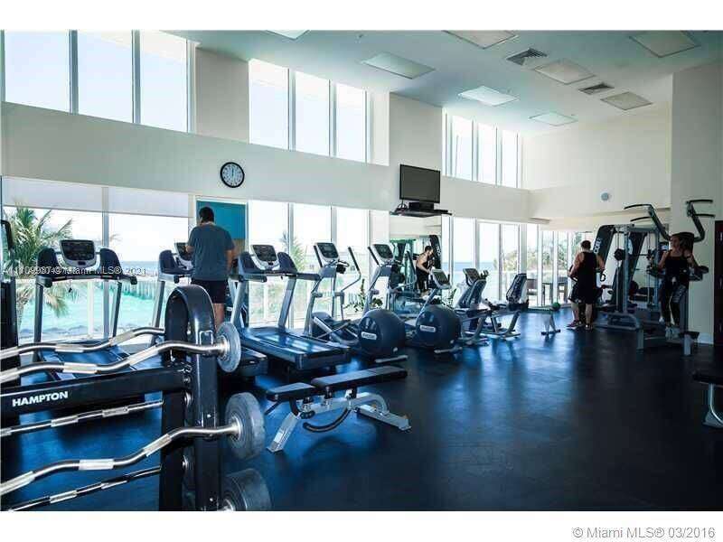 La Perla at 16699 Collins Ave, Sunny Isles Beach, FL 33160 - For Rent photo 23
