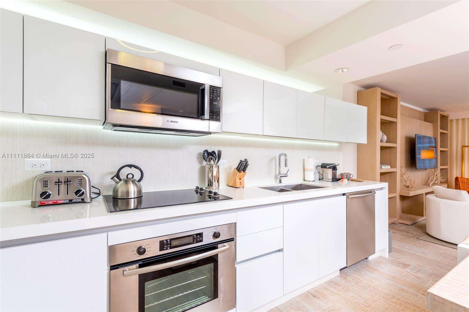 1 Hotel & Homes at 102 24 St, Miami Beach, FL 33139 - For Rent photo 13