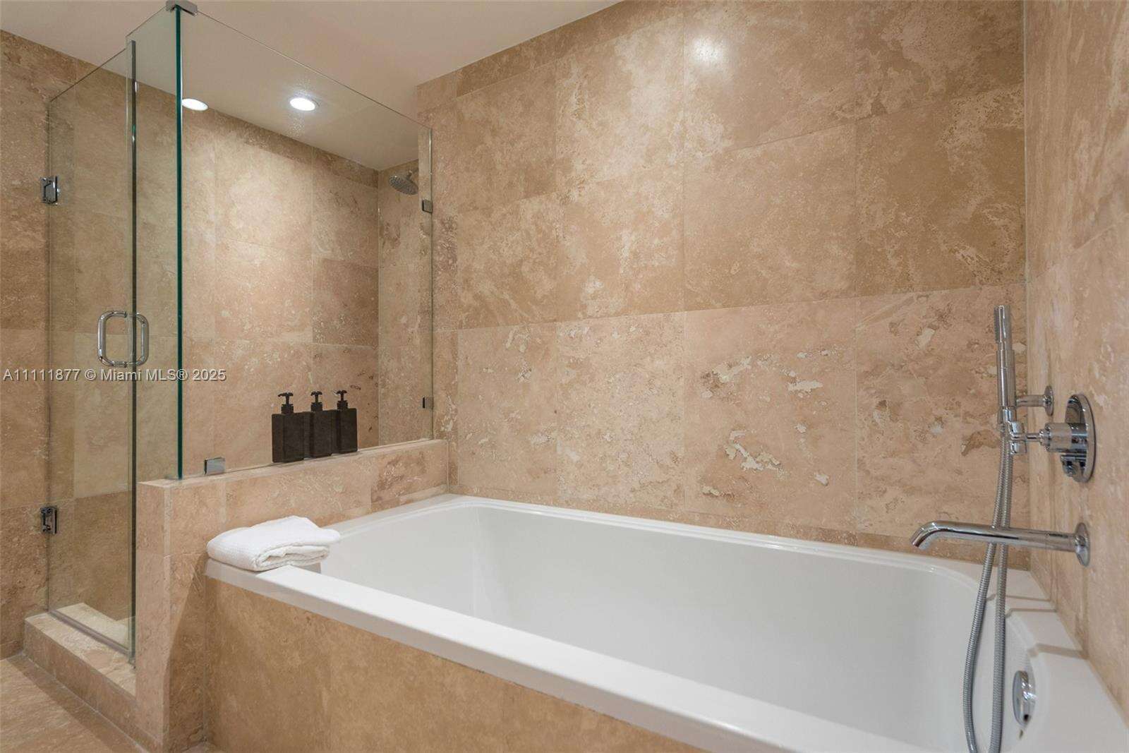 1 Hotel & Homes at 102 24 St, Miami Beach, FL 33139 - For Rent photo 11