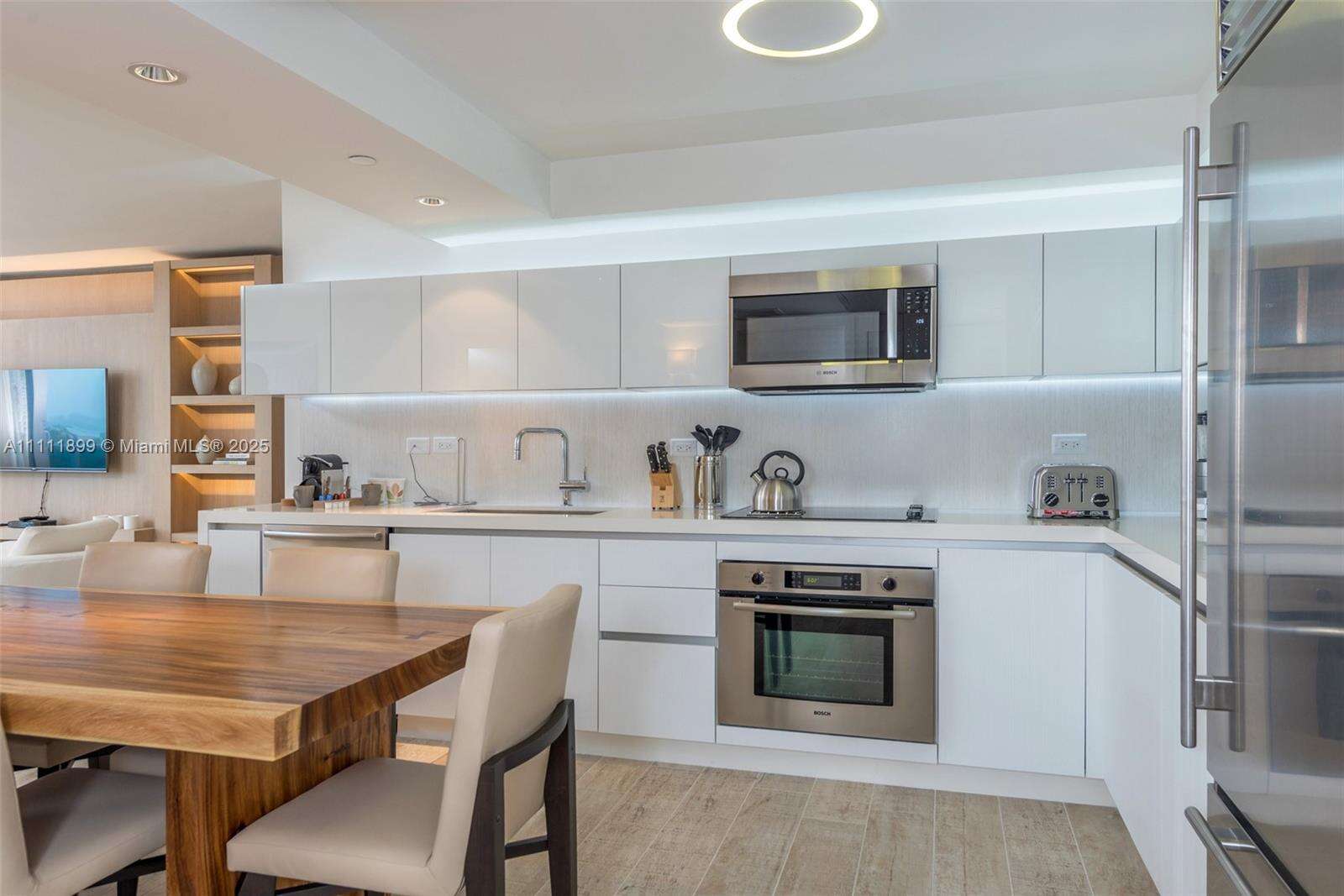 1 Hotel & Homes at 102 24 St, Miami Beach, FL 33139 - For Rent photo 15