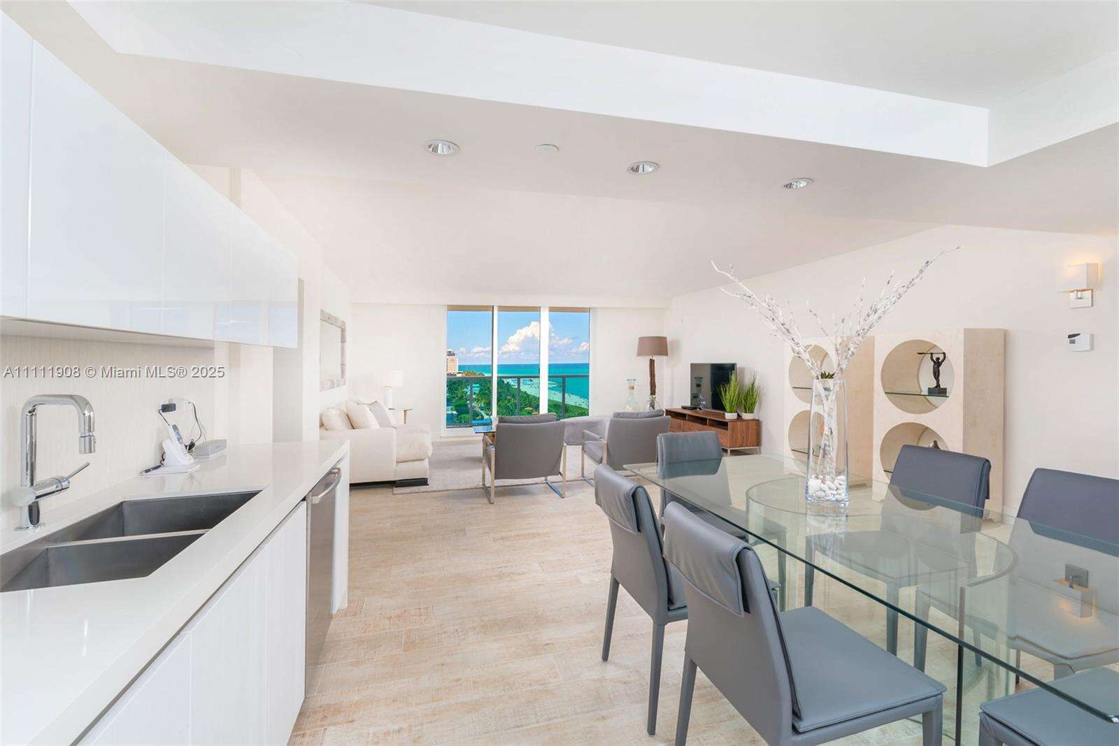 1 Hotel & Homes at 102 24 St, Miami Beach, FL 33139 - For Rent photo 19
