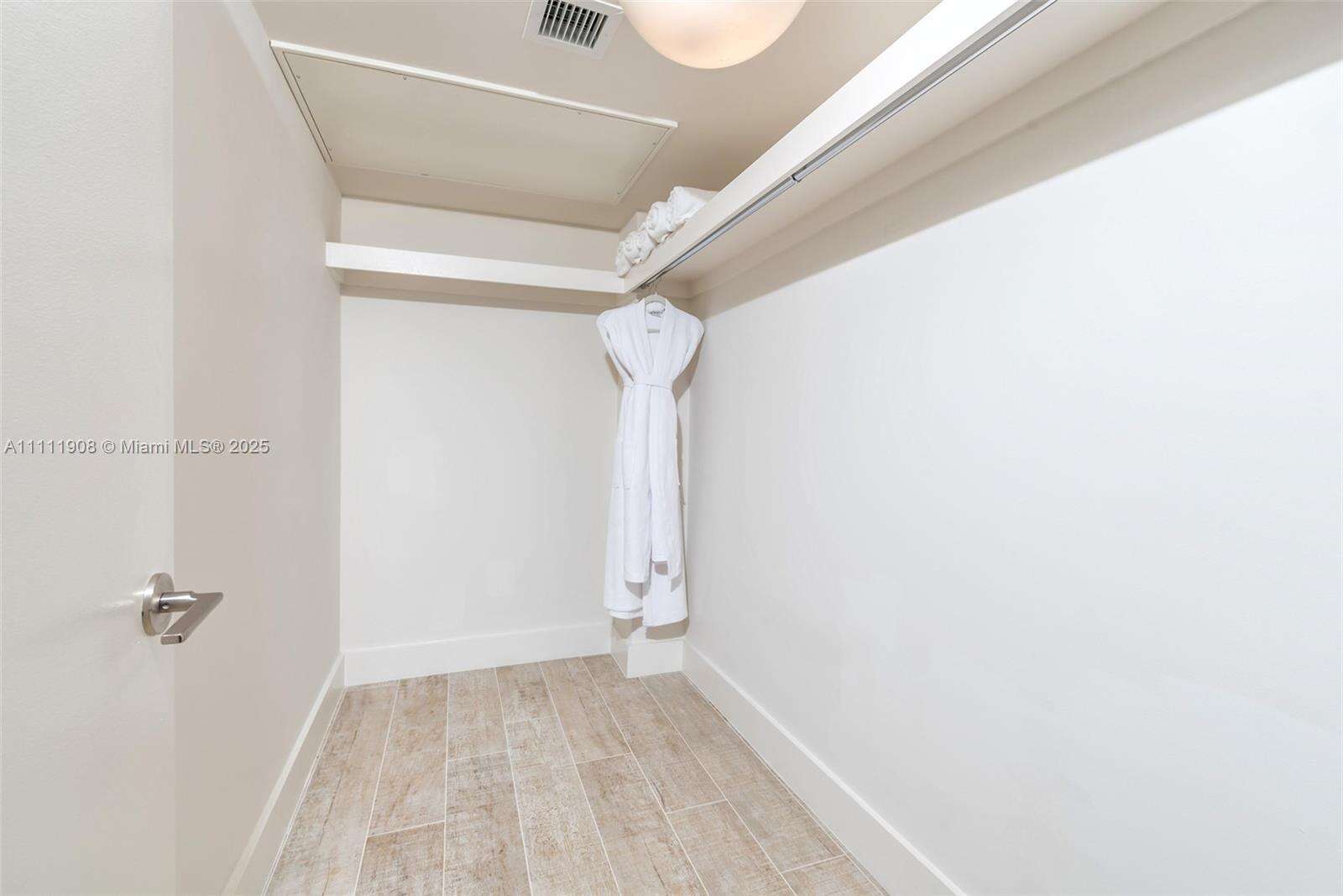 1 Hotel & Homes at 102 24 St, Miami Beach, FL 33139 - For Rent photo 7