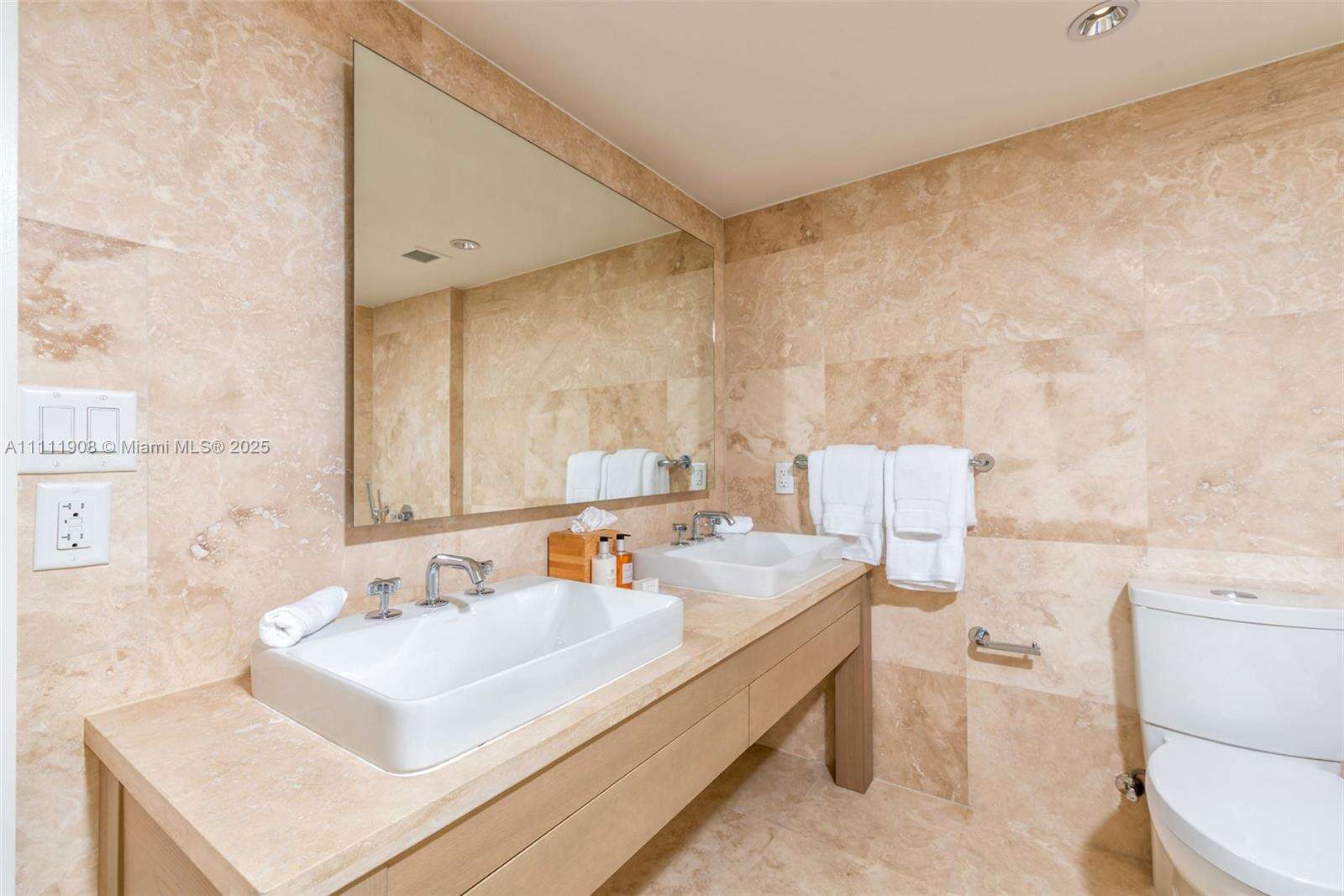 1 Hotel & Homes at 102 24 St, Miami Beach, FL 33139 - For Rent photo 10